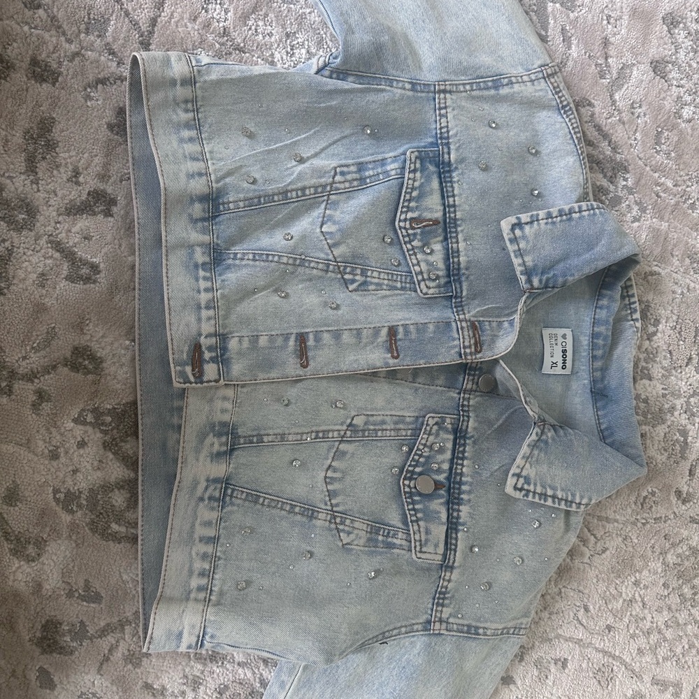 Women’s cropped jean jacket